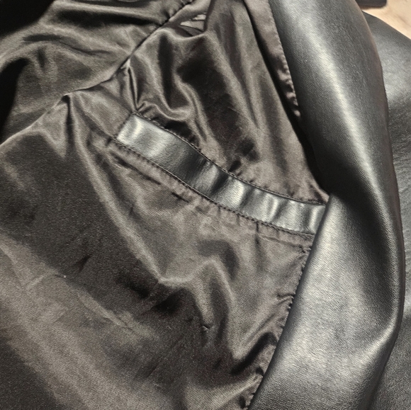 Vegan Oversize Leather Jacket - Unisex and Freesize - BLACK MOMENT - Picture 6 of 7